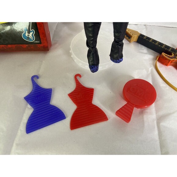 LOL Surprise OMG Remix Rock Band Ferocious Doll Guitar Outfit Accessories MGA - Picture 6 of 16